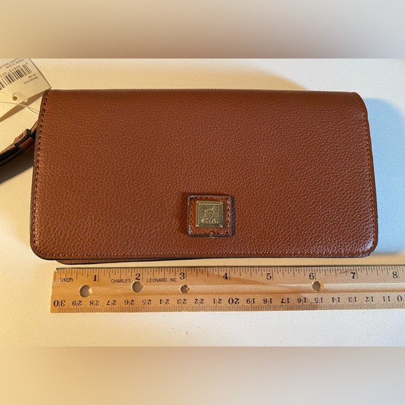 ANNE KLEIN. Brown Folded Wristlet Wallet. - Picture 11 of 15